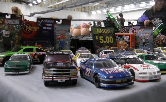 Worlds Largest Garage Sale