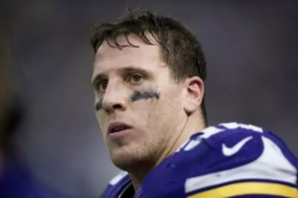 Vikings’ LB Greenway Agrees To Pay Cut