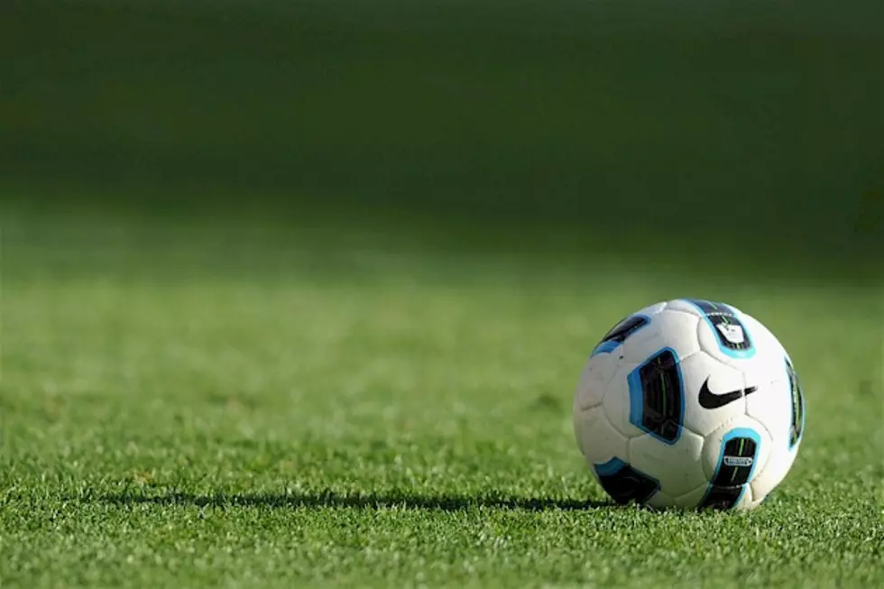 Huskies Open Season With a Tie