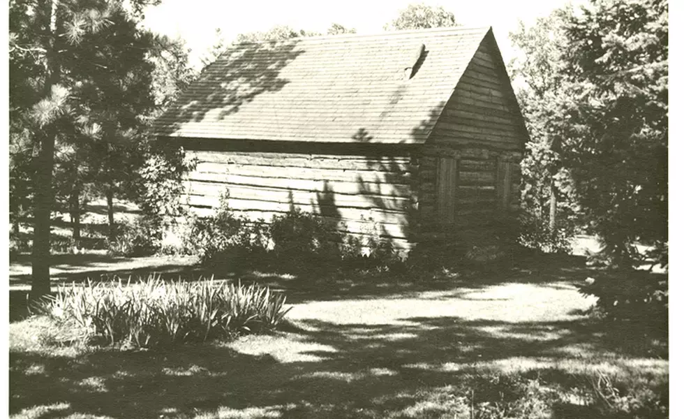 Log cabin building in 1940, photo courtesy of the Stearns History Museum