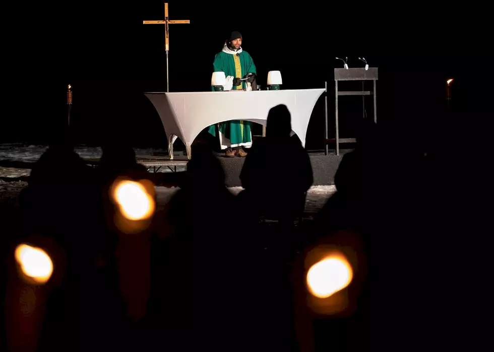 St. Ben’s, St. John’s Students Take Sunday Worship to ‘Ice Mass’ in Collegeville